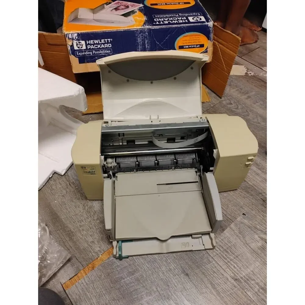 HP Hewlett Packard DeskJet 882C Color Inkjet Printer Vintage C6409B
